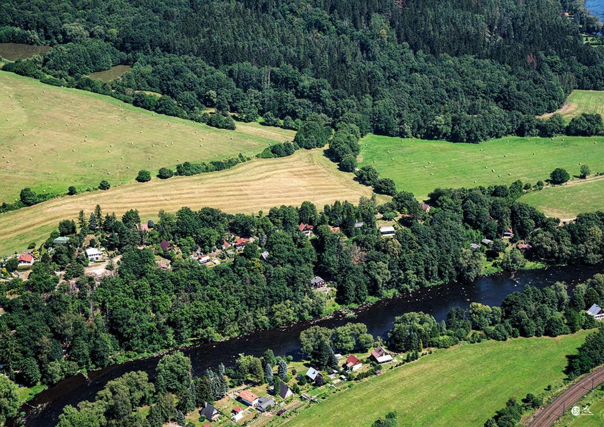 Hotel Formule Perštejn Esterno foto