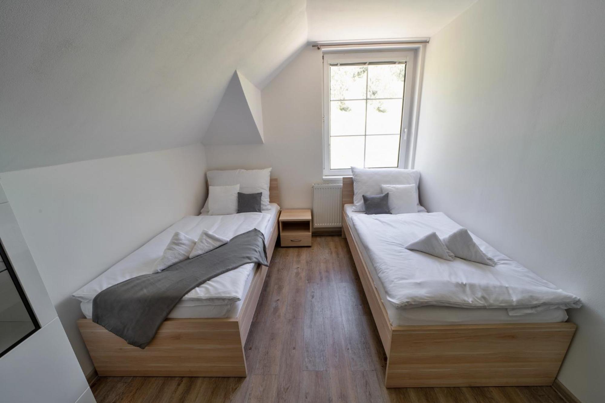 Hotel Formule Perštejn Esterno foto