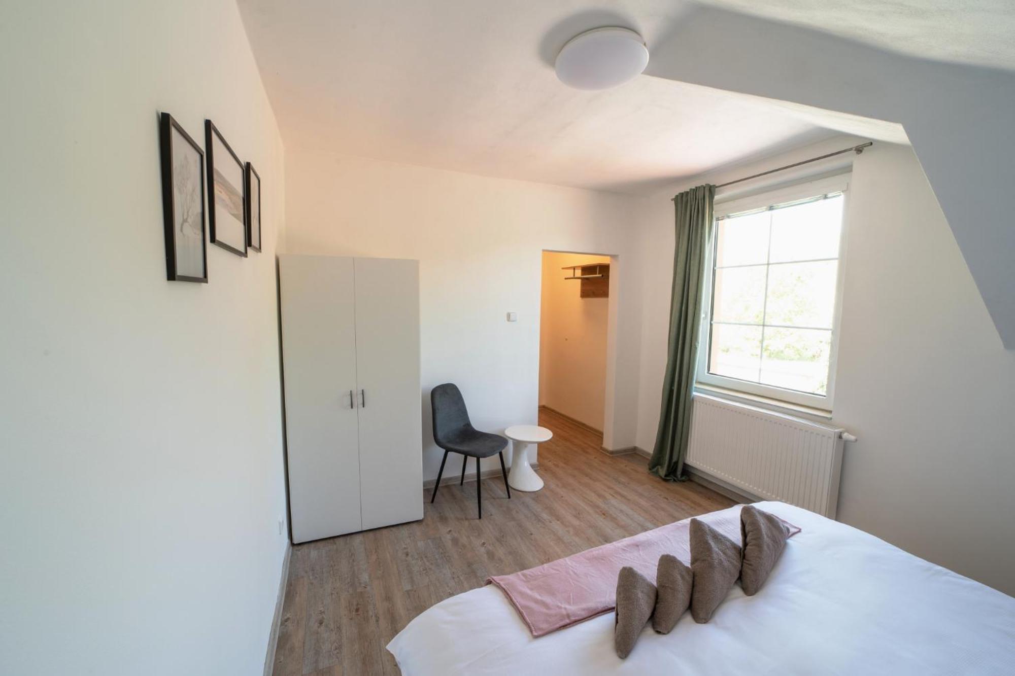 Hotel Formule Perštejn Esterno foto