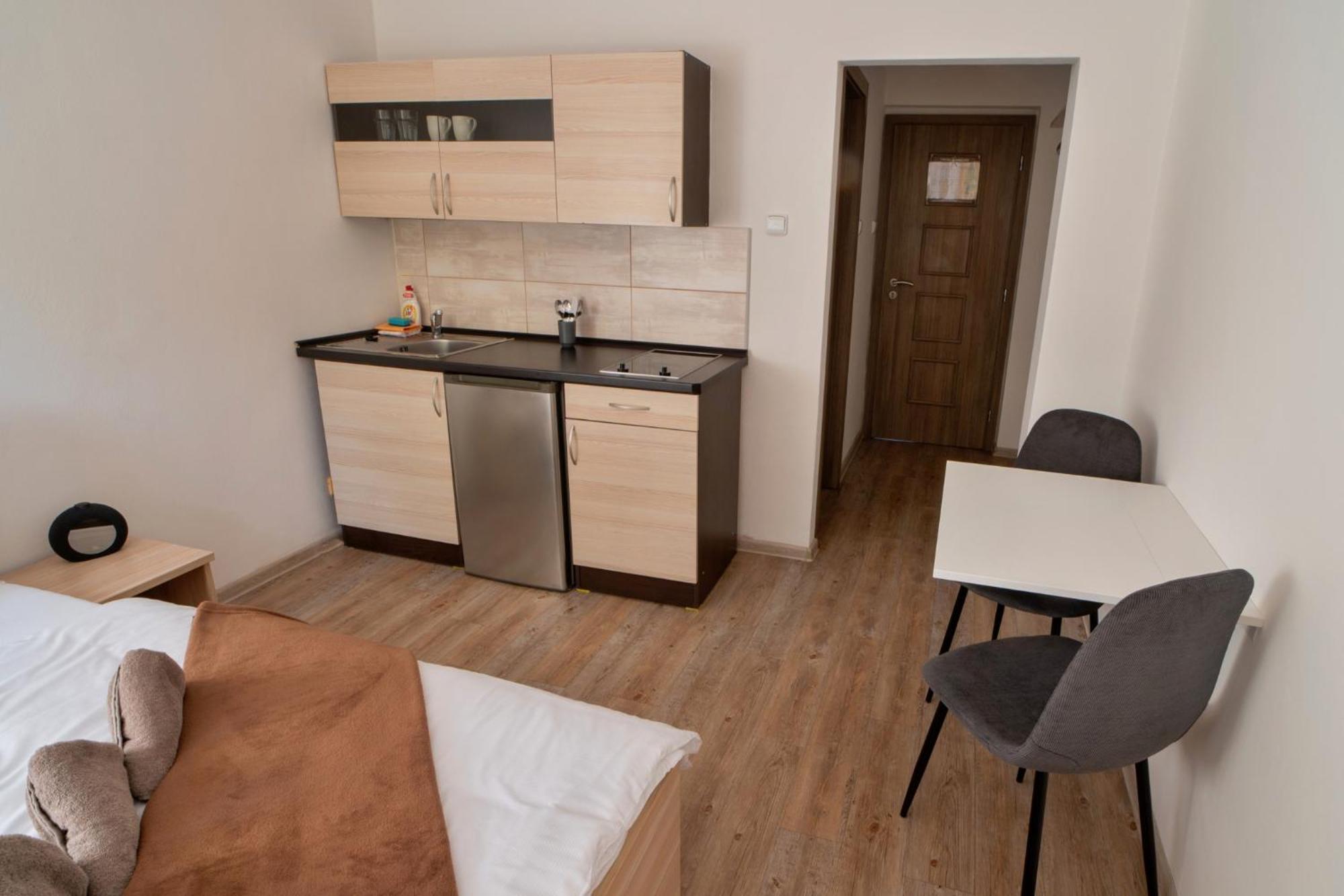 Hotel Formule Perštejn Esterno foto