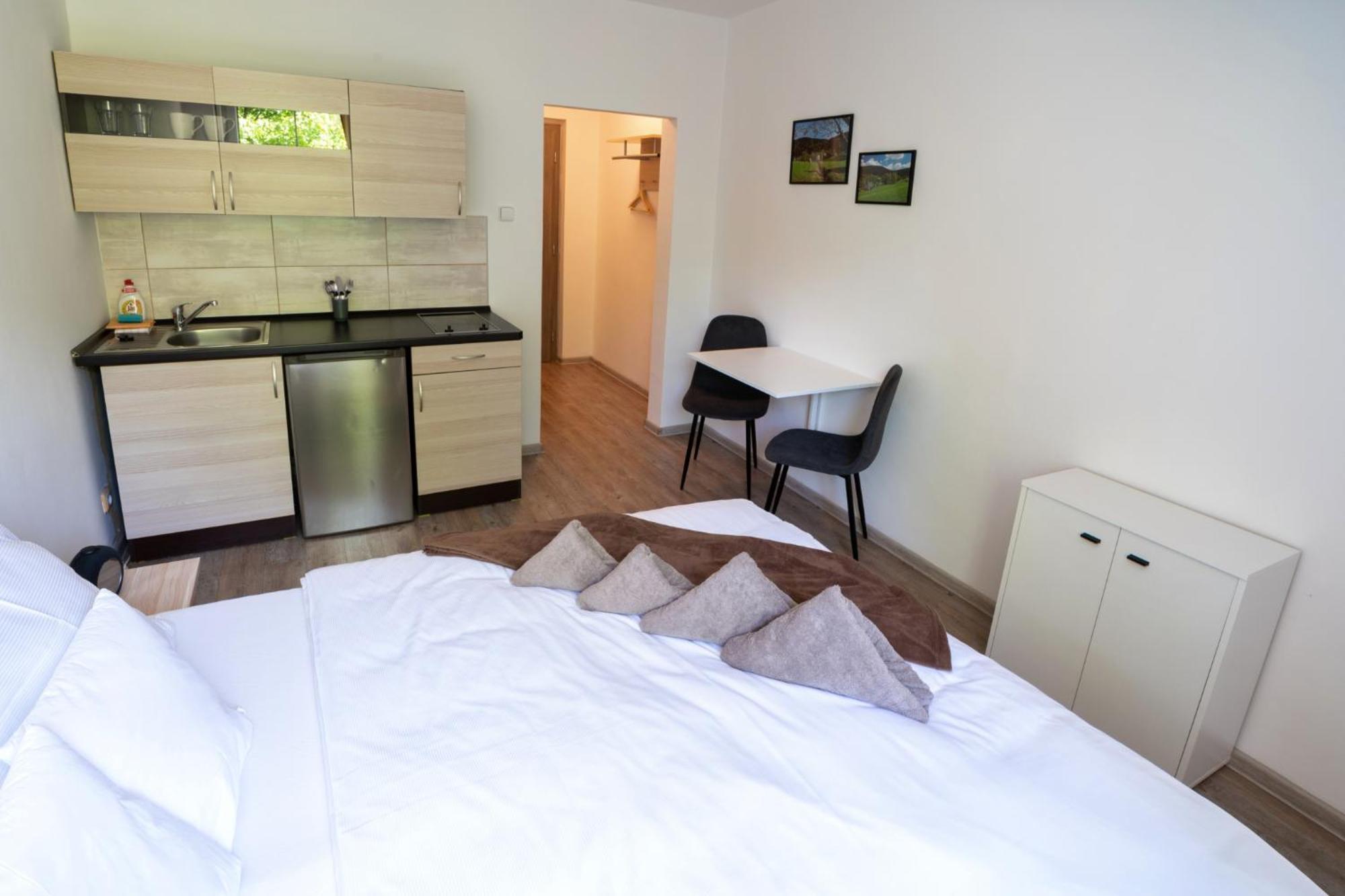 Hotel Formule Perštejn Esterno foto