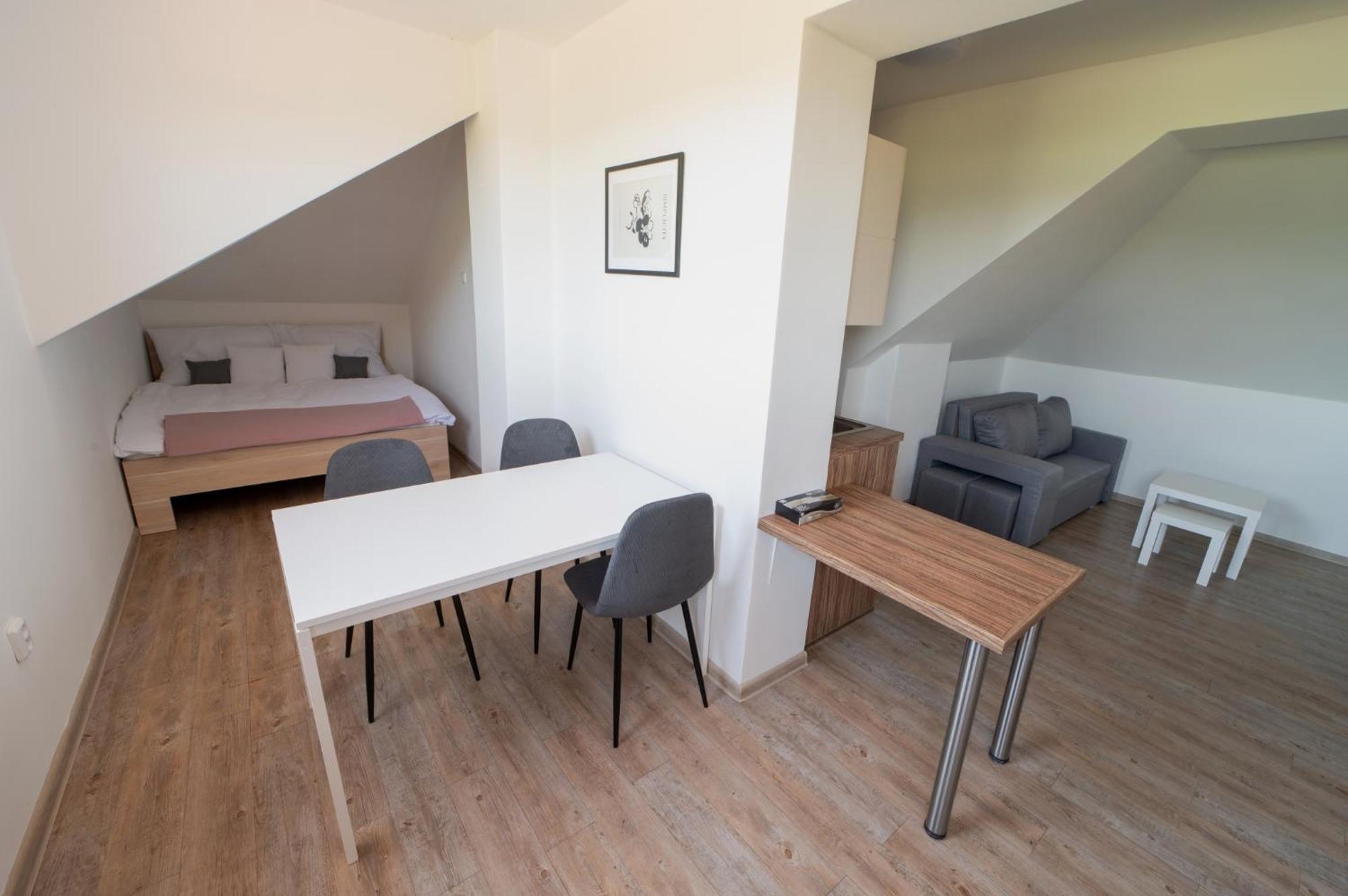 Hotel Formule Perštejn Esterno foto