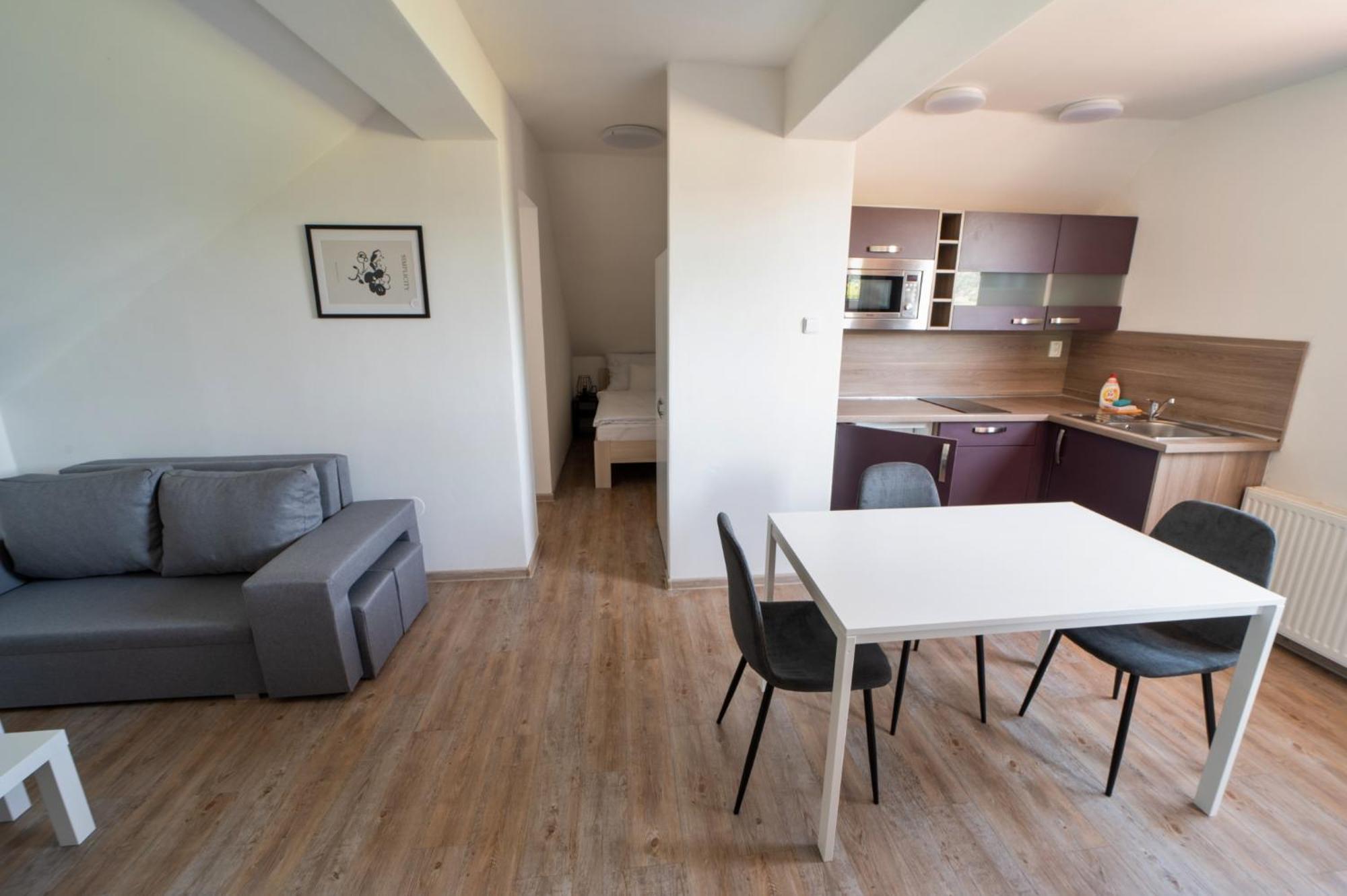 Hotel Formule Perštejn Esterno foto