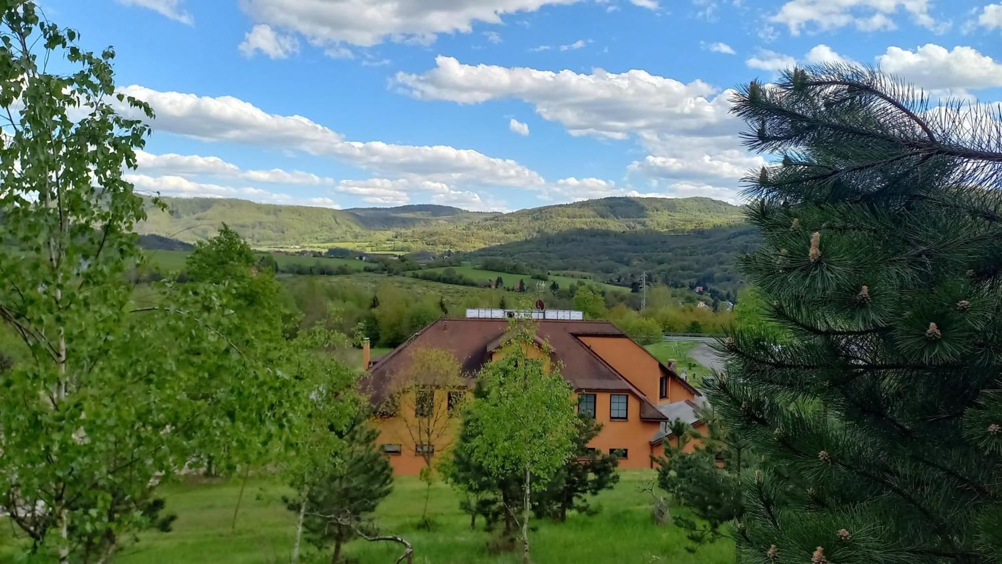 Hotel Formule Perštejn Esterno foto